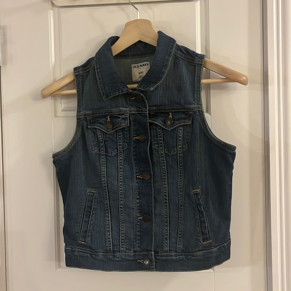 Old navy Womens jean vest. Sz S